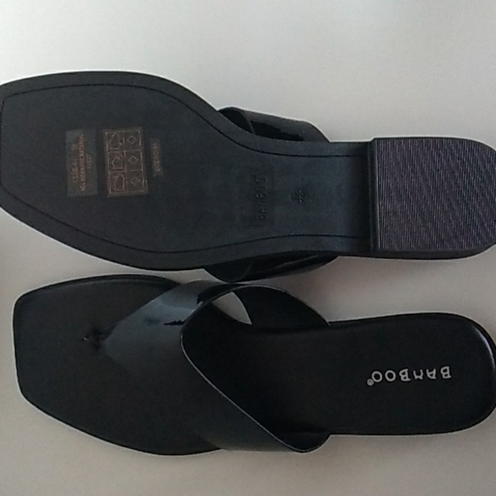 BAMBOO Women's Black Patent Leather Sandals New in box Various Sizes - Picture 4 of 4